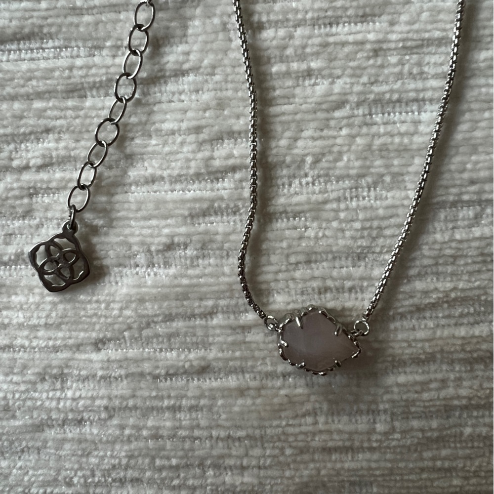 Silver Kendra Scott necklace